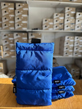 Load image into Gallery viewer, Czy Warm Phone Sleeve
