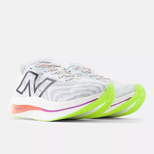 Load image into Gallery viewer, Woman&#39;s New Balance FuelCell SuperComp Trainer V2
